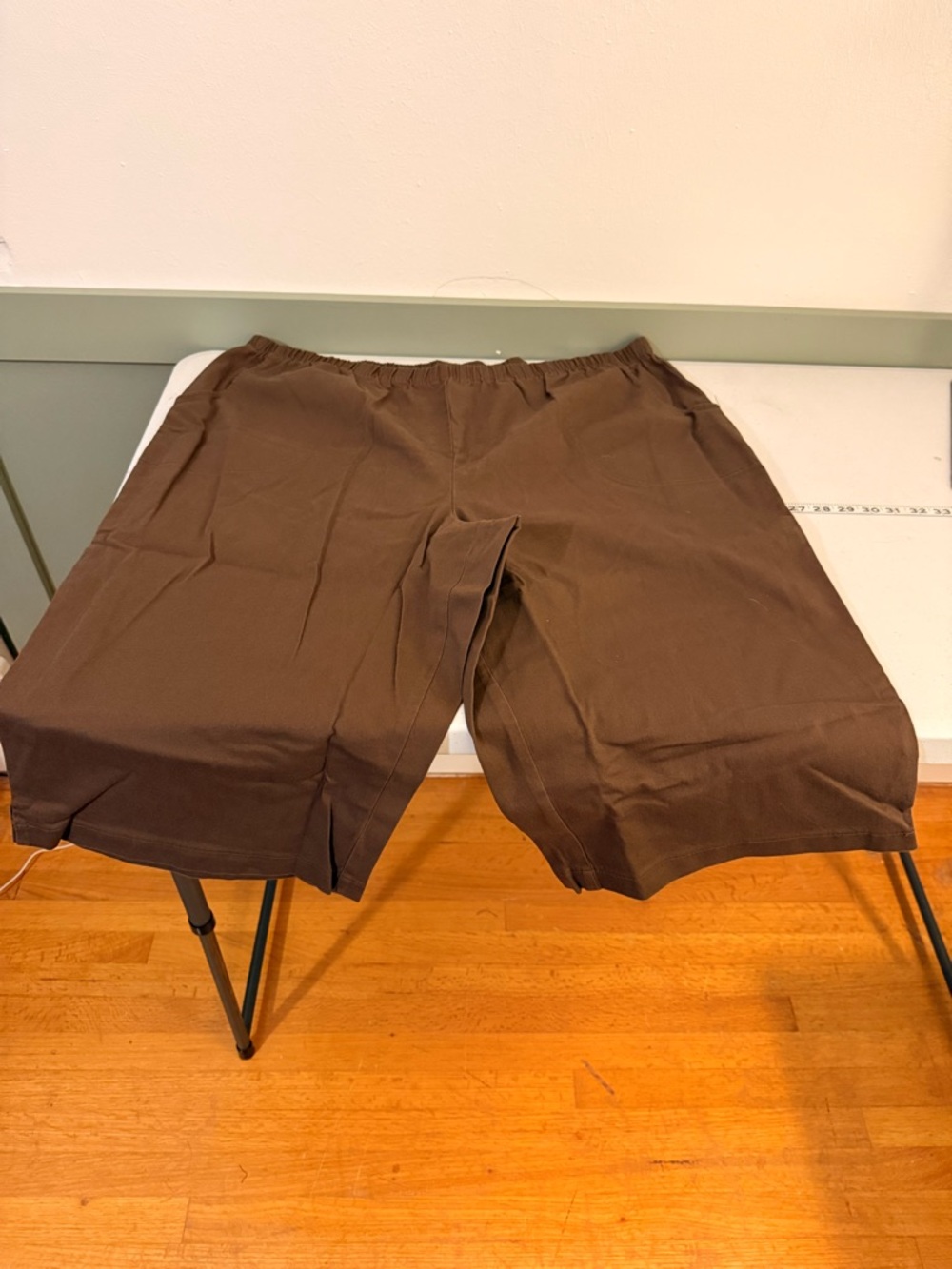 Brown Elastic Waist Knee-Length Shorts